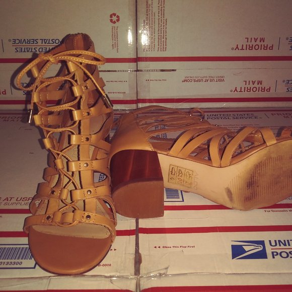 ALDO Chunky Heel Lace Up Gladiator Shoes - Picture 9 of 9